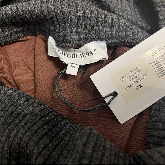 WeWoreWhat NWT Revolve Low Rise V Pant Suiting Twill in Cacao/Black - Picture 8 of 8